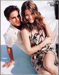 Doch während der fünften staffel wurde biels rolle aus der serie gestrichen. Die 58 Besten Ideen Zu Eine Himmlische Familie Eine Himmlische Familie Familie Stephen Collins