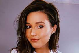 Television enthusiast with a degree in media studies/journalism from mercy college who is now based in new jersey. Katie Thurston Wiki Age Bio Boyfriend Bachelorette College Net Worth Instagram Irofinfo Com