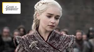 Game of Thrones : Emilia Clarke craignait que son état de santé ne la prive  du rôle qui la rendue célèbre - News Séries - AlloCiné