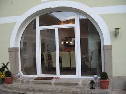 Rundbogenfenster Kunststoff Weiss Nach Wunsch Angefertigt In Osterreich Bogenfenster Fenster Und Turen Fenster