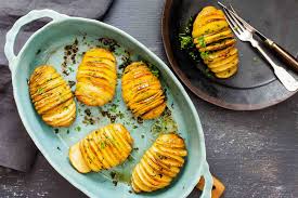 Round out your holiday dinner with these tasty vegetable side dishes that pair well with prime rib — including mashed potatoes, salads and roasted carrots. 10 Best Side Dishes To Serve With A Holiday Roast Simplyrecipes Com