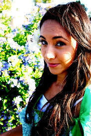 Lola Paige's Instagram, Twitter & Facebook