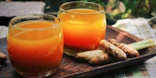 Jamu kunyit asam jahe siap disajikan. Cara Membuat Jamu Kunyit Asam Tradisional Yang Segar Merdeka Com