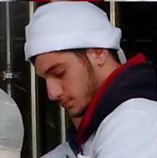 Ο βαγγέλης γιακουμάκης γεννήθηκε στις 23/03/1995 και καταγόταν από το σελλί ρεθύμνου κρήτης. H Teleytaia Fwtografia Toy Baggelh Giakoymakh Prin Apo Thn E3afanish Toy E Thessalia Gr
