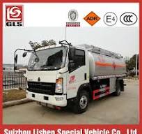 Sinotruk HOWO 4*2 Oil Tank Fuel Bowser Truck Refuel Tank Truck