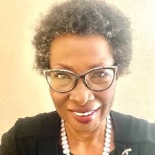 Sandra Bibb's Instagram, Twitter & Facebook