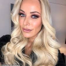 Simone Elliott's Instagram, Twitter & Facebook