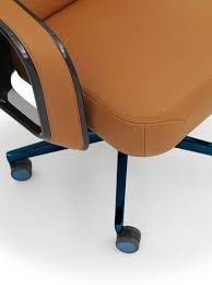 Bugatti Home Ettore High Conference Chair Detail Www Luxurylivinggroup Com Bugatti Luxuryli Luxury Office Chairs Black Dining Room Chairs Conference Chairs