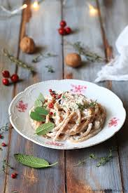 Fold into ricotta then mix in rest of ingredients till well incorporated. Spaghetti Con Ricotta Noci E Timo La Cuoca Eclettica Veg
