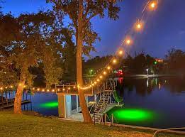 Our texas cabin rentals, along with the waterfront lake house, are the perfect location for family fun, a relaxing vacation, or a romantic getaway. Lakeside Cabins In Texas For Vacationing On The Water Insider Families