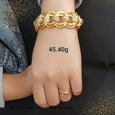 Jom cuci mata tgk koleksi cincin yg panas macam pisang goreng cheese rangup kruk krap 😍.ni baru sikit ni gaisss, dkat kedai banyaaaaaakkkk lagi adik2 kakak2 💃🏻💃🏻. Pin By Annaraisya On Gold 916 Bracelet Gold Bracelets Beautiful