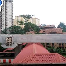 Terletak di daerah hulu terengganu bersempadan dengan negeri kelantan di sebelah barat dan negeri pahang di sebelah selatan, tasik kenyir adalah sebahagian daripada wilayah lembaga kemajuan terengganu. Photos At Rumah Peranginan Persekutuan Tasik Kenyir