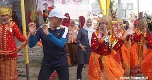 Maybe you would like to learn more about one of these? 34 Tari Tradisional Asal Indonesia