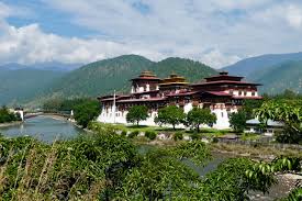 Aus dem bildmaterial, das farin urlaub bei einigen seiner reisen erstellte, veröffentlichte er bisher vier bildbände. Trekking Und Reisen Berghorizonte De