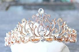 Bridal Tiara Crystal Rose Gold Tiara Caroline Swarovski Goldinvesting With Images Crystal Wedding Tiaras