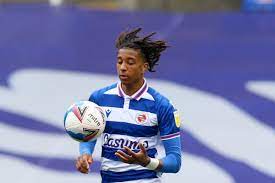 Born in england, he represents france internationally. Lsasypfok Daem