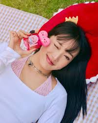 sweetest v-day spent with @popmarthk 🧺🎀 💌 CryBaby is our Valentines'  this year ♡ #popmart #popmarthk #crybaby #cryingforlove #loveisablindbox