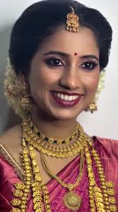 Wedding hair and makeup for beautiful Rekha @rekha.k.raman Hair & Makeover  @priyankaakannann ……………………………………………………… Book your date in advance Get in  touch to know more Dm/Whatsapp for enquiry Call/Whatsapp : +91 9995383838  ……………………………………………………….. #