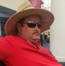 Who lives near Weeki Wachee?