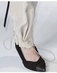 Fashion Design Detail Gathering The Hem Fashion Design Clothes Fashion Details Geometric Fashion Design