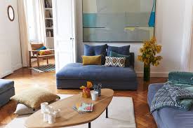 Art Galerie Zeuxis Appartement Deco Inspiration Fleurs Jaune Tableau Caravane Canape Bleu Salon Decoration Peinture Sezane Galerie Maison Deco