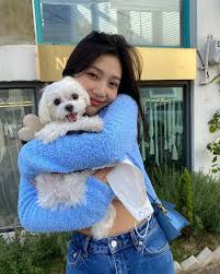 The two were colleagues but recently began dating, joy's management agency, sm entertainment, said. Les0rmuouzsp3m