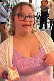 A Parisien Themed Prom for Bucks IU Students 050124