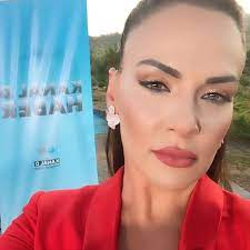 Bu program izleyicileri buket aydın'ın kim ve kaç yaşında olduğunu merak ediyor. Buket Aydin Kac Yasinda Okunakli Biyografi Merkezi