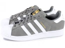 Retrouvez les chaussures baskets homme superstar suede grise sur chausport, le spécialiste des chaussures, vêtements et accessoires sportwear. Adidas Superstar Blanche Et Grise Off 71 Where To Buy
