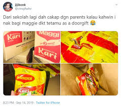 Tetamu yang dapat doorgift kotak giftbox ini pasti akan kagum habis kerana doorgift ini kelihatan seperti bernilai rm3++ punya standard. Beri Door Gift Mi Segera Di Majlis Kahwin Maggi Malaysia Ucap Tahniah Kepada Bakal Pengantin Remaja