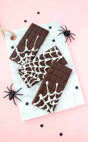 By shaunna evans 4 comments · this content may contain affiliate links. Diy Spider Web Chocolate Bars A Beautiful Mess