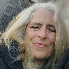 Deborah Lister's Instagram, Twitter & Facebook