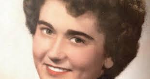 Anna Hayek's Instagram, Twitter & Facebook