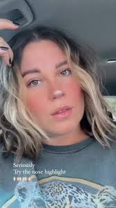 A nose so bright 💡 #highlighter #makeuphacks #makeuptrends  #WorldPrincessWeek #fyp