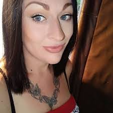 Emily Six's Instagram, Twitter & Facebook