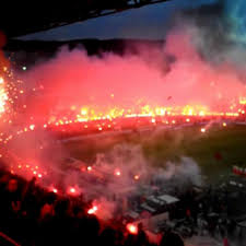 Paok opened the score in the first half with a well. Snapshot Greek Cup Semi Final Delayed After Paok Fans Cover Olympiakos Subs Bench In Fish Who Ate All The Pies