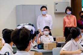 10 july 1979) is a singaporean politician and business executive. Lawrence Wong Sun Xueling And I Joined A Class Using