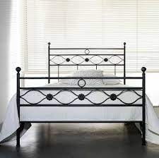 Vintage Metal Frame Bed With Headboard Incanto Italian Design Available As King Double Single Bases De Cama Esculturas De Metal Camas