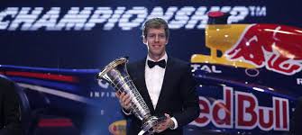 O gp da hungria foi movimentado e terminou com vitória de esteban ocon pela primeira vez na f1. Sebastian Vettel Recibe El Trofeo De Campeon Del Mundo De Formula 1 2011 F1 Al Dia