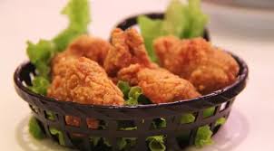 *tapi.jangan tanya.tahan sampai berapa lama ya keripik kulit ayam ini.teman2.karena kalau di rumahku nggak tahan sampai dua jam hihi.udah langsung habis dari toples di jkt keripik ceker mba banyaknya tapi itu garing bgt mba sampe tulangnya jg kriuk2 enak tapi sayang mahal bgt mba. Agar Ayam Goreng Tepung Kriuk Lebih Lama Begini Tipsnya Lifestyle Fimela Com