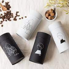 楽天市場 コーヒー缶 fika フィーカ キャニスター 収納 コーヒー缶 珈琲缶 茶筒 保存容器 コーヒー 紅茶 お茶 保存 キッチン 雑貨 北欧 テイスト 猫 ネコ ねこ 白黒 モノトーン かわいい 可愛い おしゃれ シンプル 女性 ギフト プレゼント 引越祝い 誕生日 クリスマス