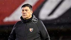 El mono burgos es el nuevo dt de newell's. Hhgbrvoiujjejm