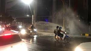 Jamaah haji yang berdatangan dari seluruh penjuru dunia pada setiap musim haji dewasa ini berjumlah sekitar dua juta orang. Pdam Bandarmasih Kebut Perbaiki Pipa Bocor Di Tiga Lokasi Malam Ini Diharap Air Leding Normal Banjarmasin Post
