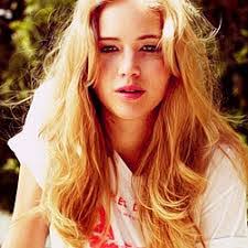 Mariana Rogers's Instagram, Twitter & Facebook