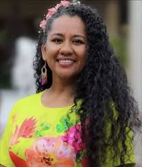 🌿 Cuarta entrega de «Originaria. Mujeres que escriben fuera de la  hegemonía». Descubre inéditos de la poeta afromexicana Aleida Violeta  Vázquez Cisneros. #Dossier #Inéditos #Traducción #LenguasOriginarias  #Poesía ➡️ https://periodicodepoesia.unam.mx ...