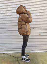 ショートダウンでおしゃれにあったか おすすめブランド レディースコーデスナップ キナリノ アウトドア ファッション レディース アウトドアファッション ファッション