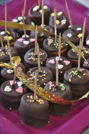 Sucettes De Chamallow Au Chocolat Les Bricos De Beca Sucette Chocolat Chocolat Gateaux Et Desserts