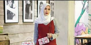 Dengan pandai memadukan warna yang kita gunakan, secara tidak langsung membuat kita. Paduan Warna Merah Nan Klasik Ala Zaskia Mecca Dream Co Id