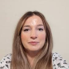 Adele Curran's Instagram, Twitter & Facebook