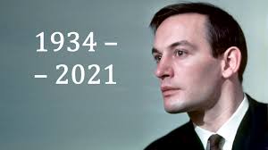 А в день похорон поклонники стали собираться еще затемно. Efutfnmq6hpphm